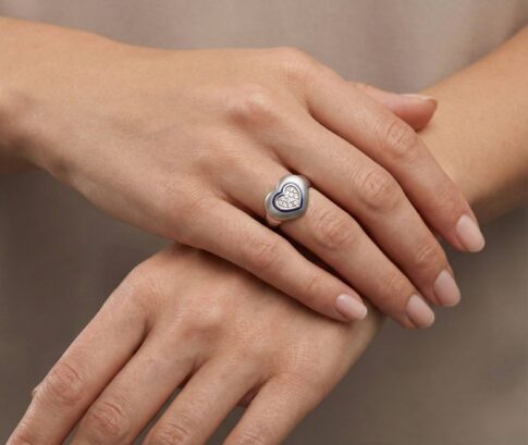 Wit gouden harten diamanten ring