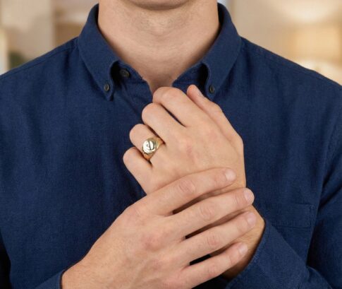 Geel en wit gouden cachet ring met diamant