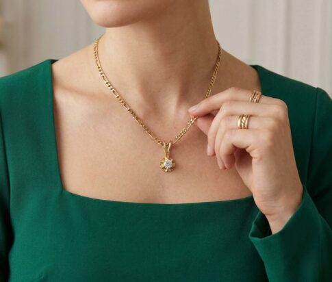 Gouden ketting met diamant hanger