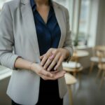 Zilveren ring met ruwe stichtiet steen