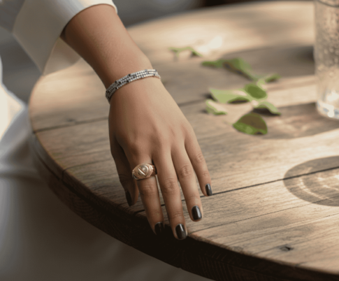 Geel en wit gouden cachet ring met diamant