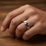 Gouden cachet ring met lapis lazuli