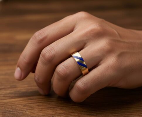 Gouden cachet ring met lapis lazuli