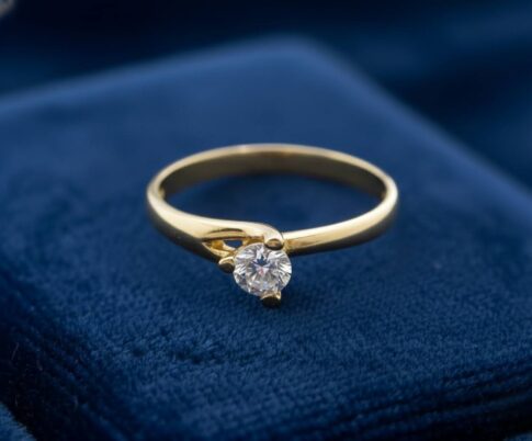 Christian geel gouden ring solitair met zirkonia