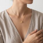 Gouden ketting met J hanger