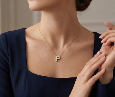 Gouden ketting met P zirkonia hanger