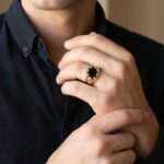 Gouden zegelring met onyx en diamanten