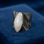 Zilveren ring met labradoriet