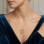 Gouden zirkonia roos hanger