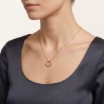 14 karaat rosé gouden ketting cirkel met centrale steen