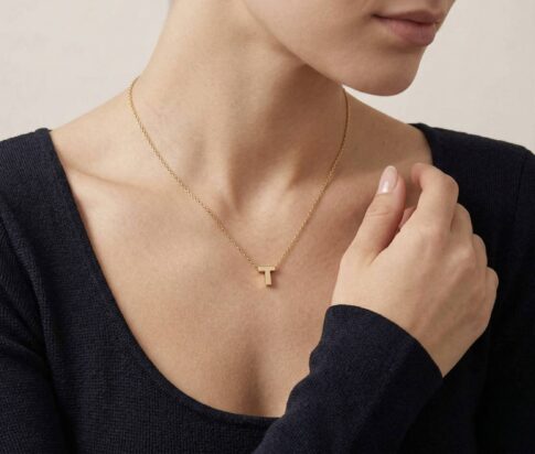 Gouden ketting met T hanger