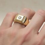 Cachet ring met diamant