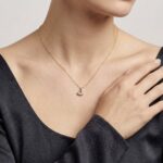 Gouden ketting met J zirkonia hanger