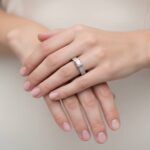 Wit gouden ring met briljant geslepen diamanten