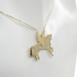Gouden zirkonia Pegasus hanger