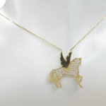 Gouden zirkonia Pegasus hanger