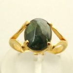Gouden ring met labradoriet