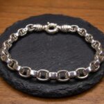 Christian zilveren armband met schakels