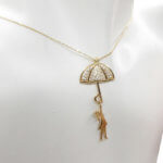 Gouden meisje met zirkonia paraplu hanger