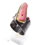 Zilveren ring met bloedkoraal en robijn