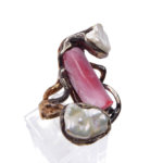Zilveren ring met parelmoer en koraal