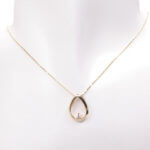 Gouden ketting met druppel hanger