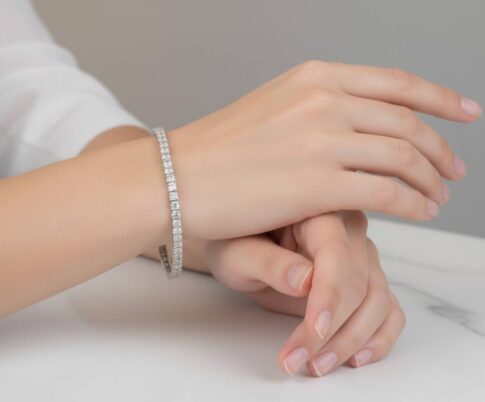 Christian wit goud zirkonia armband