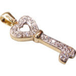 Bicolor gouden sleutel hanger