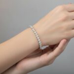 Wit gouden Christian tennis armband