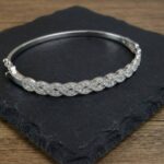 Wit gouden slavenarmband met zirkonia