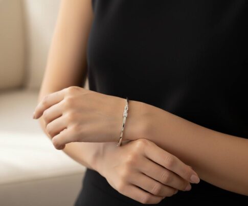 Christian wit gouden slavenarmband