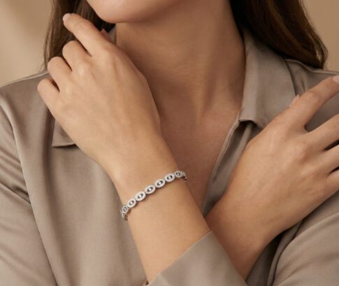 Christian wit gouden ovale armband