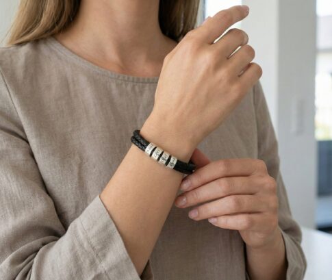 Zilveren naam armband met leer