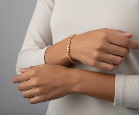 Christian massieve armband