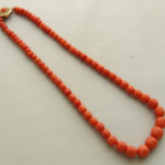 Bloedkoraal collier met gouden sluiting