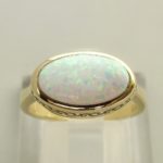 14 karaat geel gouden ring met opaal