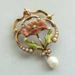 Geel gouden hanger met parel