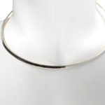 Wit gouden omega collier plat