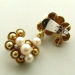 Gouden broche en oorclip set