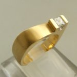 18 karaat gouden ring met Princes diamant