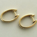 14 karaat gouden oorbellen met diamant