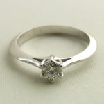 14 karaat ring met diamant