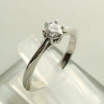 14 karaat ring met diamant