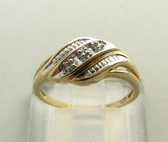 Gouden vlecht ring met diamant