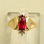 14 karaat gouden ring met robijn