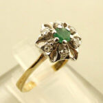 14 karaat gouden ring met smaragd en diamant
