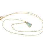 Gouden ketting met chalcedoon