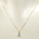 Gouden ketting met chalcedoon