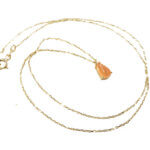 Gouden ketting met chalcedoon hanger