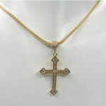 14 karaat gouden kruis met zirkonias